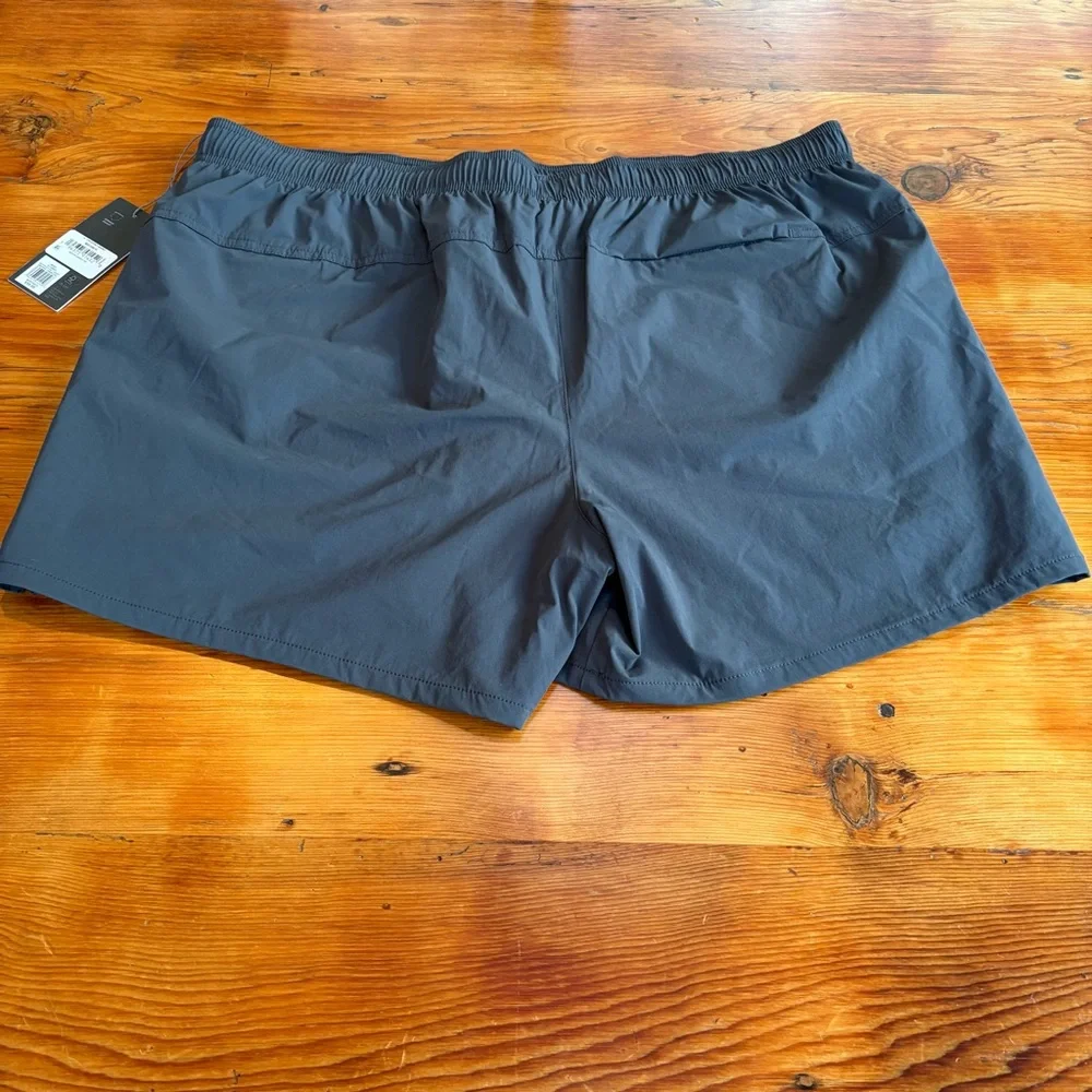 NWT‎ VRST Men's Athletic Shorts in Gray drawstring zip pocket lined 2X new